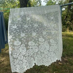 Vintage Cottagecore off white lace curtain panel 62x56”